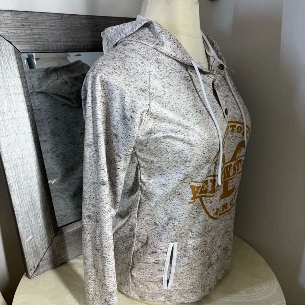 Source Unknown Gray Sweater with Vintage Logo